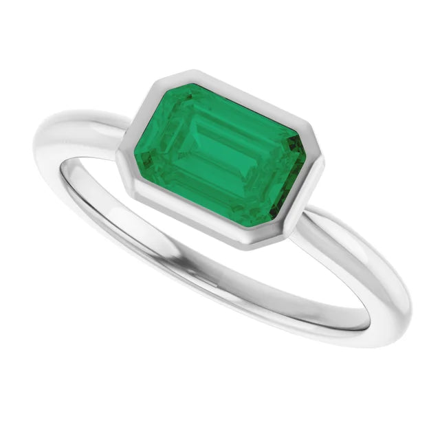 Lab-Grown Emerald Bezel Solitaire Ring in Gold
